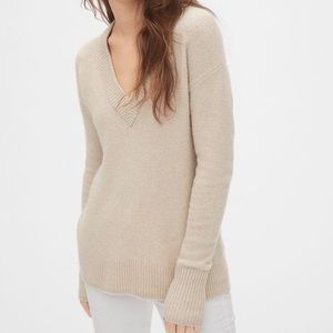 🌿Express • (Like-New) V-Neck Sweater